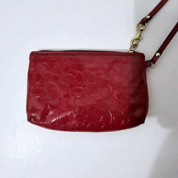 COACH PATENT LEATHER SIGNATURE WRISTLET - Picture 2 of 15